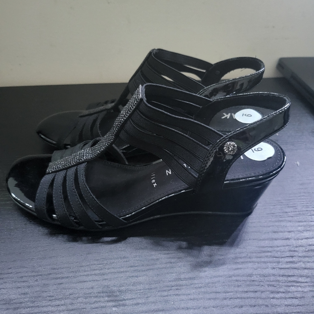 Anneklrin sandals